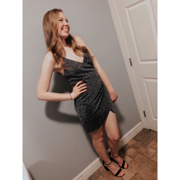 Meet your Posher, Elizabeth - Picture 1 of 1